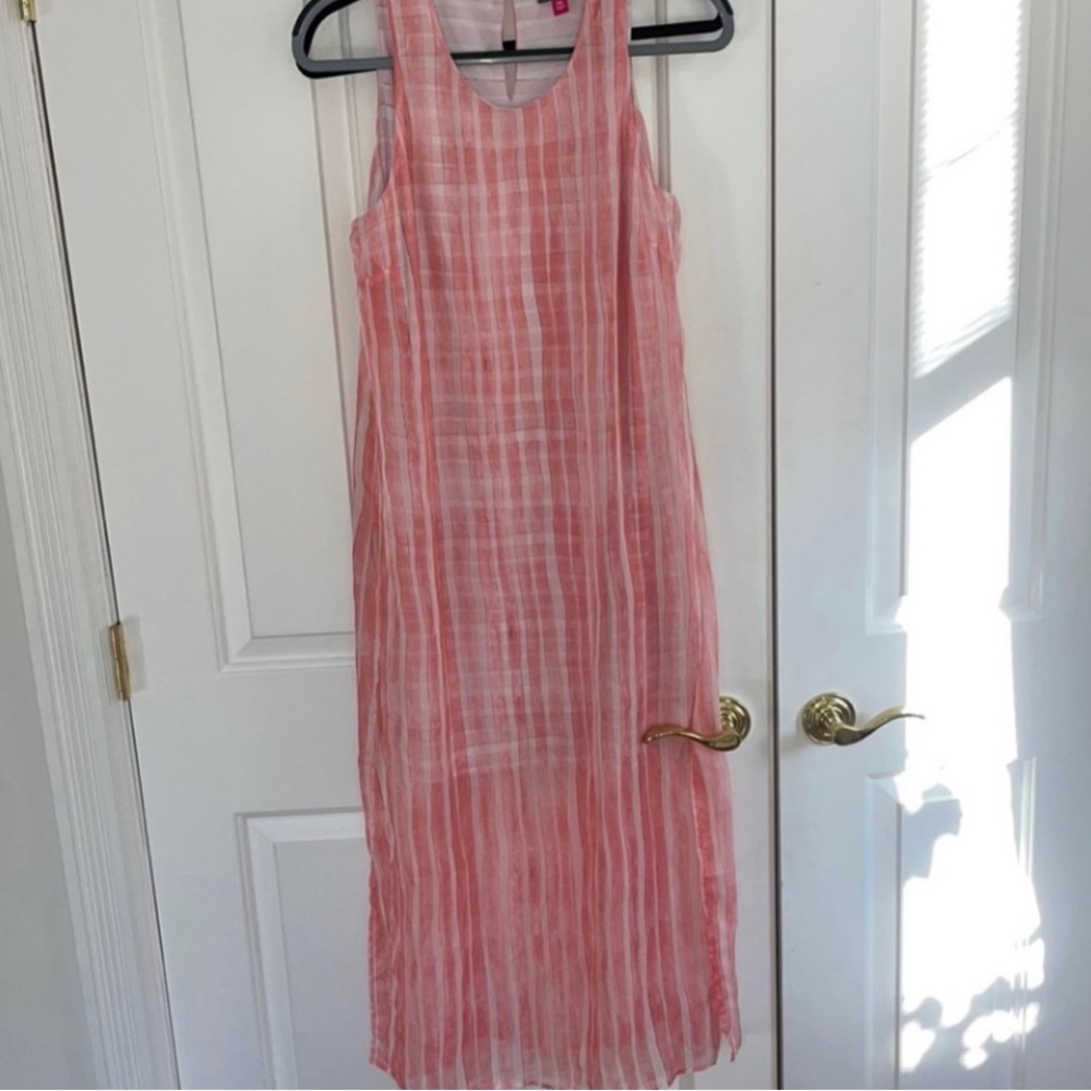 Vince Camuto sleeveless maxi dress in a light-as-air drift of coral-pink. EUC